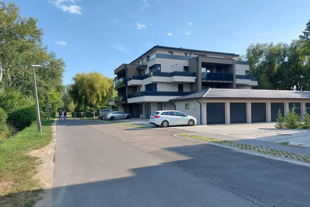 Petit Paul Apartman Keszthely Buitenkant foto