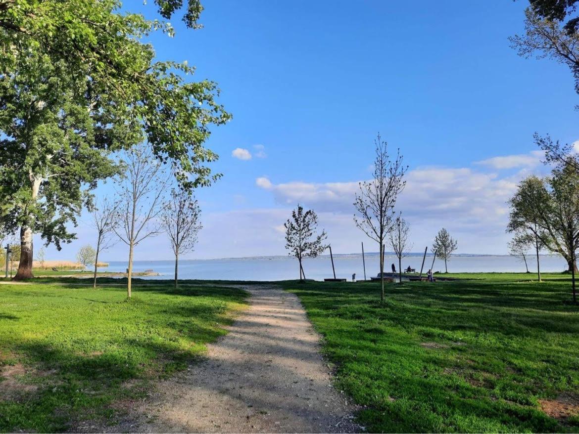 Petit Paul Apartman Keszthely Buitenkant foto